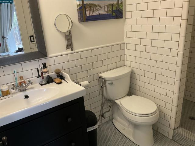 4041 Saint Andrews Way, Antioch CA: https://media.crmls.org/mediaz/2ccdd989-4d46-4b9c-8a9a-b90eb64acbe2.jpg