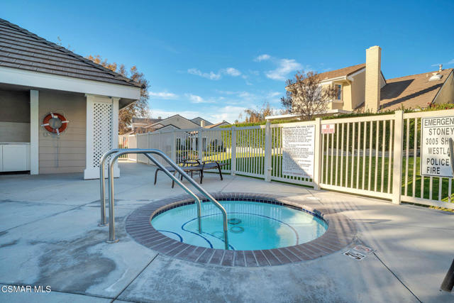 3008 Shadow Brook Lane, Westlake Village CA: https://media.crmls.org/mediaz/2cce7178-b252-43b2-95b8-8b68767127a1.jpg