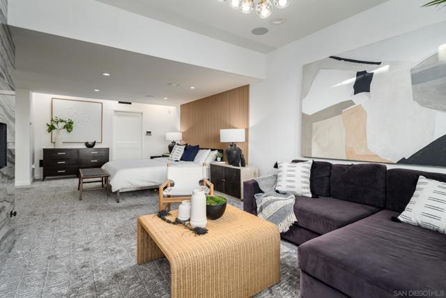 7570 Cabrillo Ave, La Jolla CA: https://media.crmls.org/mediaz/2ccec500-c524-4977-9658-d6186d2ecda9.jpg