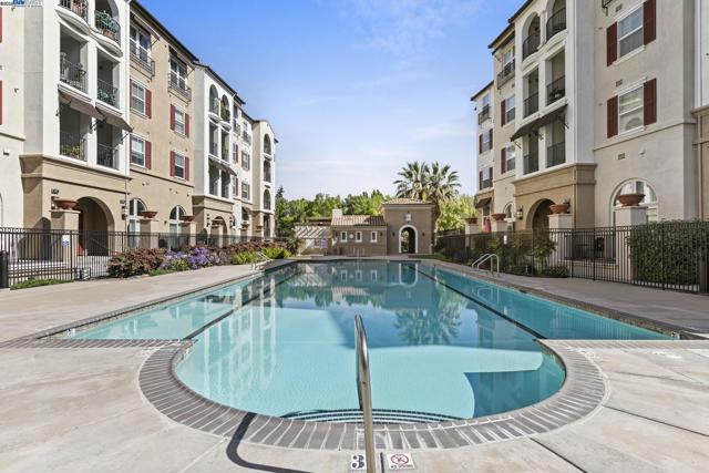 3275 Dublin Blvd, Dublin CA: https://media.crmls.org/mediaz/2ccf90f8-6a9d-4e89-ae9d-1899728fb009.jpg