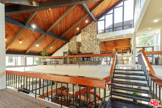 7777 W 91St Street, Playa del Rey CA: https://media.crmls.org/mediaz/2ccfdd14-c5b5-4307-af64-3f8c2a9260f2.jpg