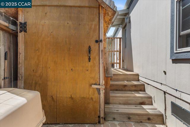 193 Maureen Cir, Bay Point CA: https://media.crmls.org/mediaz/2cd02a05-f140-4f65-ae4e-bf3f6611ffc4.jpg