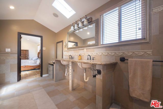 1724 S Genesee Avenue, Los Angeles CA: https://media.crmls.org/mediaz/2cd08e70-e049-4b7e-9ffe-37ca491c4b02.jpg