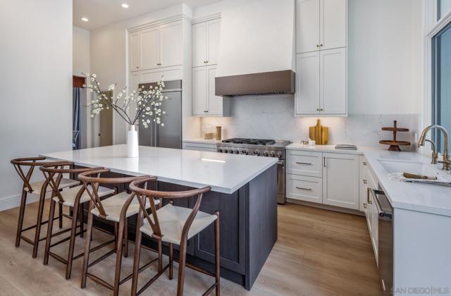 2815 Santa Fe Vista Ct, Encinitas CA: https://media.crmls.org/mediaz/2cd09383-5cd0-420e-a897-5168ff644192.jpg