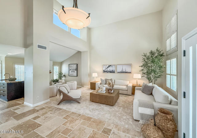 3331 Monte Carlo Drive, Thousand Oaks CA: https://media.crmls.org/mediaz/2cd0ba38-caae-42c1-9694-e16bfe094f7a.jpg
