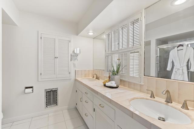1451 Savoy Circle, San Diego CA: https://media.crmls.org/mediaz/2cd0cf01-4cab-4af4-b95f-9c5374d22247.jpg