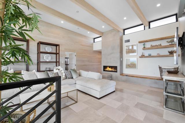 Detail Gallery Image 17 of 54 For 5080 Carlsbad Blvd, Carlsbad,  CA 92008 - 5 Beds | 4 Baths