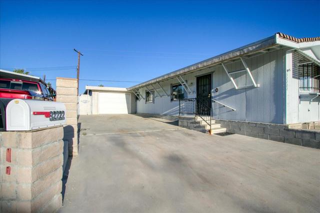 32222 Cody Avenue, Thousand Palms CA: https://media.crmls.org/mediaz/2cd30966-ee6a-43db-9388-788f9af79d32.jpg
