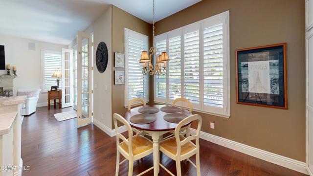 2343 Solway Court, Thousand Oaks CA: https://media.crmls.org/mediaz/2cd30b2c-3067-48cc-9e51-dc230ae80ad4.jpg