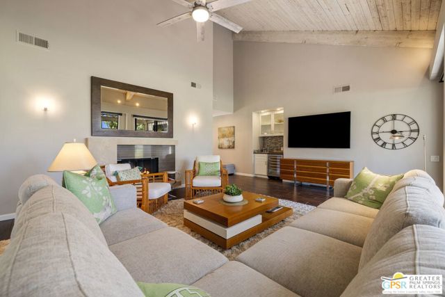 747 Inverness Drive, Rancho Mirage CA: https://media.crmls.org/mediaz/2cd3a705-b726-4020-a7bb-ecf100137a45.jpg