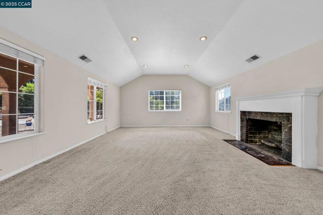 18127 Madison Ave, Castro Valley CA: https://media.crmls.org/mediaz/2cd407bb-bfa9-4fc8-9f7f-dd8ee1af57a2.jpg