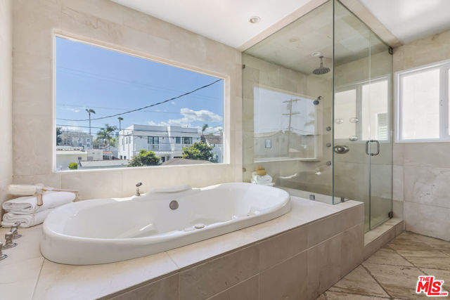 1471 S Crest Drive, Los Angeles CA: https://media.crmls.org/mediaz/2cd44b2d-0586-4023-883e-157f15ffe2aa.jpg