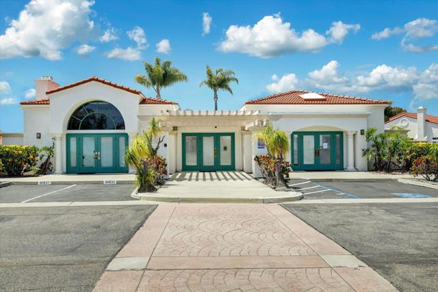 3372 Corsica Way, Oceanside CA: https://media.crmls.org/mediaz/2cd55104-6022-466d-a732-19687d6552b1.jpg