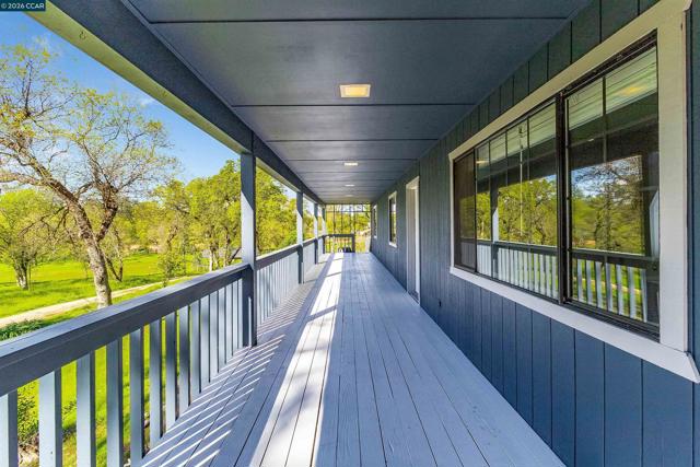 125 Sam Lynn Way, Oroville CA: https://media.crmls.org/mediaz/2cd55eae-bd71-413c-8be1-439c3436fbf7.jpg