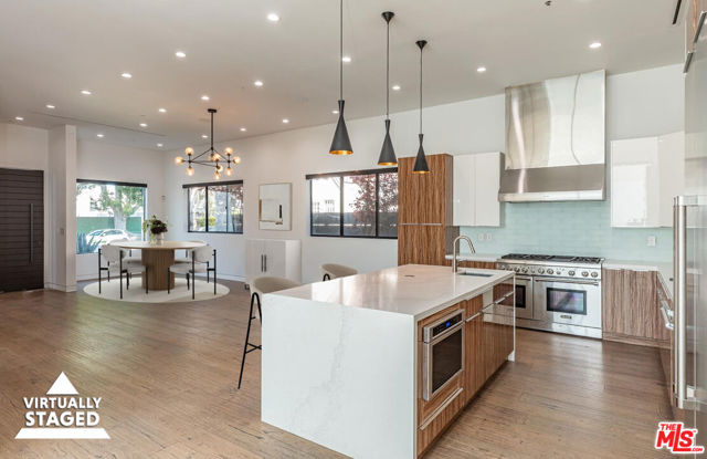 458 S Sycamore Avenue, Los Angeles CA: https://media.crmls.org/mediaz/2cd5f5c9-1f74-497f-abb8-806a34774b38.jpg