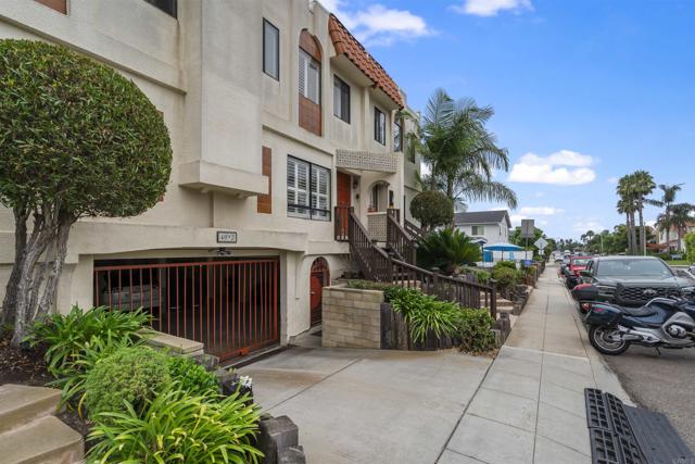 Image 3 of 27 For 4092 Riviera Drive 3