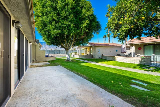 68340 Camino Jalan, Cathedral City CA: https://media.crmls.org/mediaz/2cd66b75-8e90-429a-8418-b6d00317ff0f.jpg
