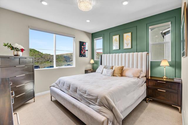 Detail Gallery Image 15 of 32 For 2332 Trevi Cir, Chula Vista,  CA 91913 - 4 Beds | 3 Baths