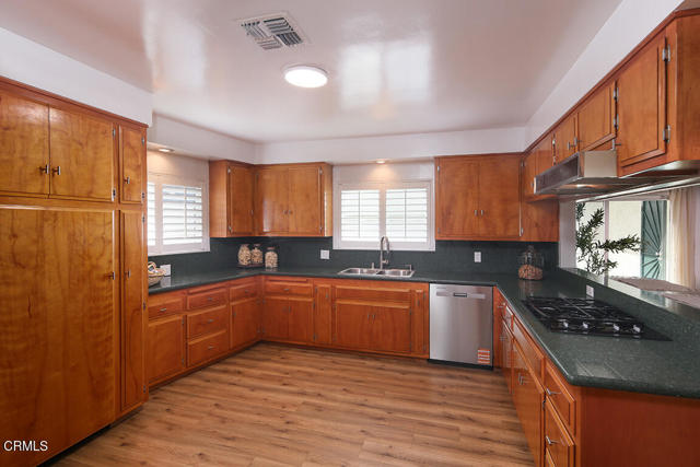 Detail Gallery Image 11 of 34 For 5712 Glady St, South Gate,  CA 90280 - 3 Beds | 2 Baths