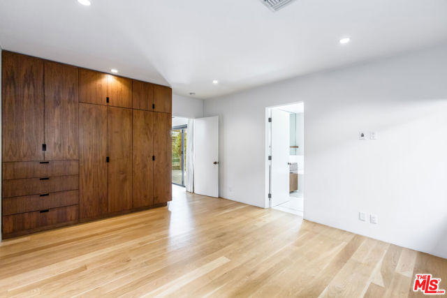 4229 Elmer Avenue, North Hollywood CA: https://media.crmls.org/mediaz/2cd6e99c-f6f3-4ffb-a6d3-2e64ce8dc962.jpg