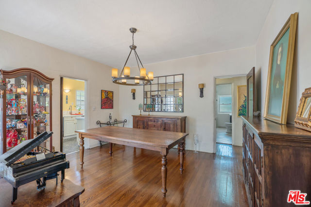 2310 Santa Anita Avenue, Altadena CA: https://media.crmls.org/mediaz/2cd703b6-bd84-4ab9-869c-f4b7d3932740.jpg