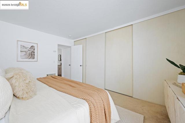 250 Whitmore St, Oakland CA: https://media.crmls.org/mediaz/2cd7502b-35e7-4b13-9891-4958d39cbeb7.jpg