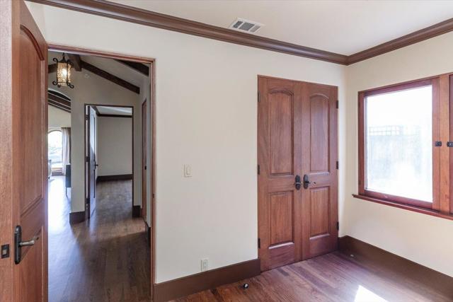 216 San Mateo Avenue, Los Gatos CA: https://media.crmls.org/mediaz/2cd756ca-06de-4778-9c84-69cc544180db.jpg