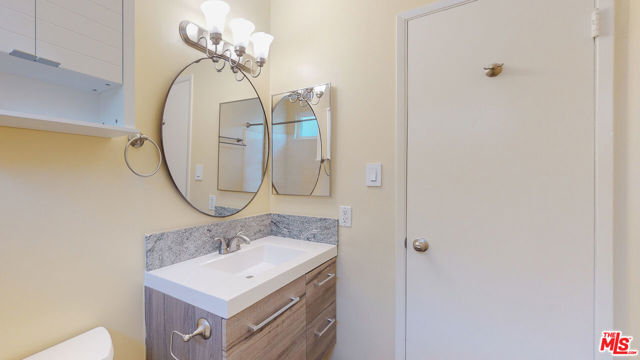 1833 Manning Avenue, Los Angeles CA: https://media.crmls.org/mediaz/2cd7601c-38cc-436e-b18a-e094c1bfa169.jpg