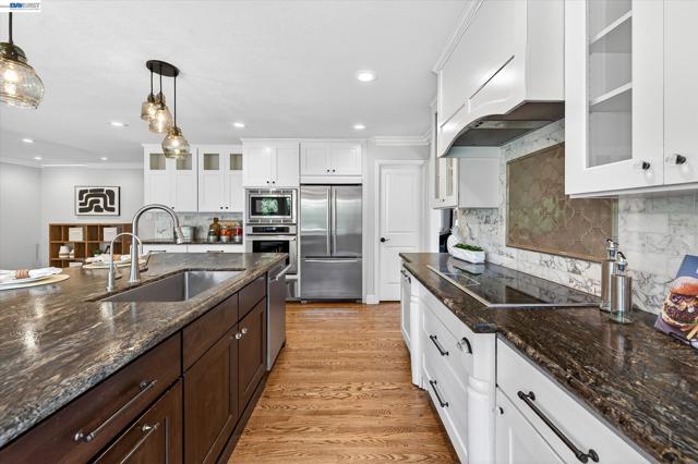 Image 14 of 49 For 5218 Ridgevale Way