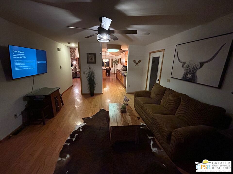 https://media.crmls.org/mediaz/2cd84694-8472-44eb-85e3-095c0827c168.jpg?preset=X-Large