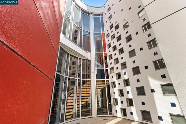 1200 65Th St, Emeryville CA: https://media.crmls.org/mediaz/2cd86c95-bb9f-44a0-a77d-ff6f00888927.jpg