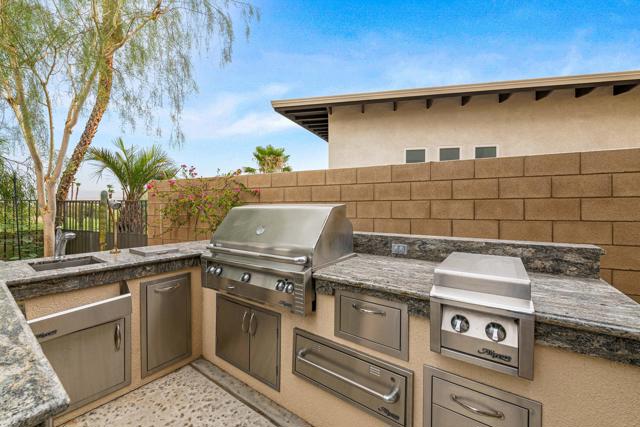 4315 Vantage Lane, Palm Springs CA: https://media.crmls.org/mediaz/2cd92702-c2e3-4493-940d-7f03d400164f.jpg