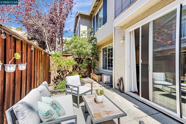 10630 Roys Hill Ln, Dublin CA: https://media.crmls.org/mediaz/2cd9f599-13c5-4729-a9d9-4c809c85c030.jpg