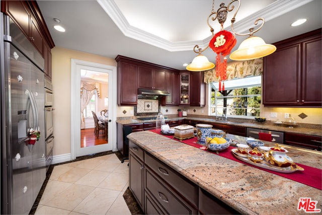 1036 Louise Avenue, Arcadia CA: https://media.crmls.org/mediaz/2cda3440-7789-4184-83f6-7638c90830d7.jpg