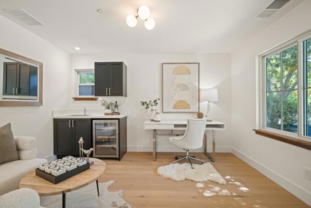 911 Peggy Lane, Menlo Park CA: https://media.crmls.org/mediaz/2cda77c7-b78b-41b7-b2c1-37bb79e9b8d8.jpg