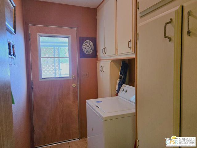 69490 Parkside Drive, Desert Hot Springs CA: https://media.crmls.org/mediaz/2cda7cf2-bcf6-4d8a-a5b4-8cad72641741.jpg