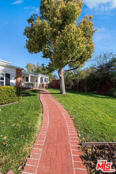 4118 Davana Road, Sherman Oaks CA: https://media.crmls.org/mediaz/2cdaab7d-8210-49dd-b89f-e0ec8fb1d102.jpg