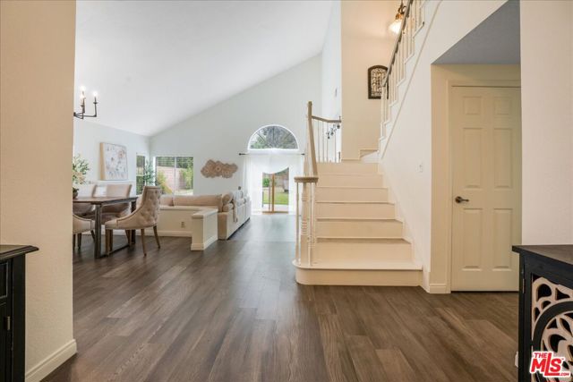 12084 London Grove Court, Moorpark CA: https://media.crmls.org/mediaz/2cdabfb7-9db7-41af-a1c5-5295b50b1a81.jpg