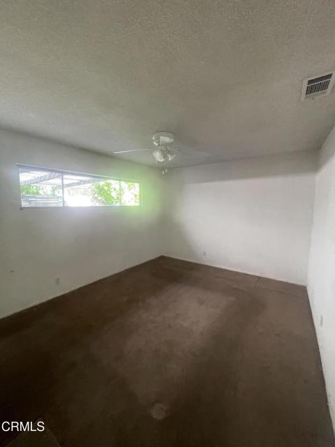 Detail Gallery Image 8 of 11 For 210 N Lomita Ave, Ojai,  CA 93023 - 3 Beds | 2 Baths