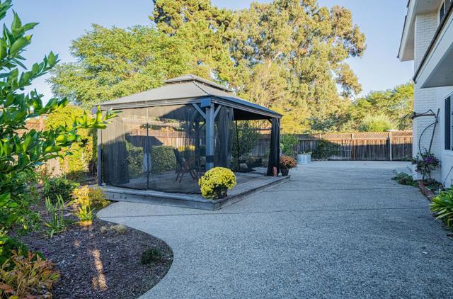 22720 Picador Drive, Salinas CA: https://media.crmls.org/mediaz/2cdba86b-3418-453d-ad1b-92ef131daed5.jpg