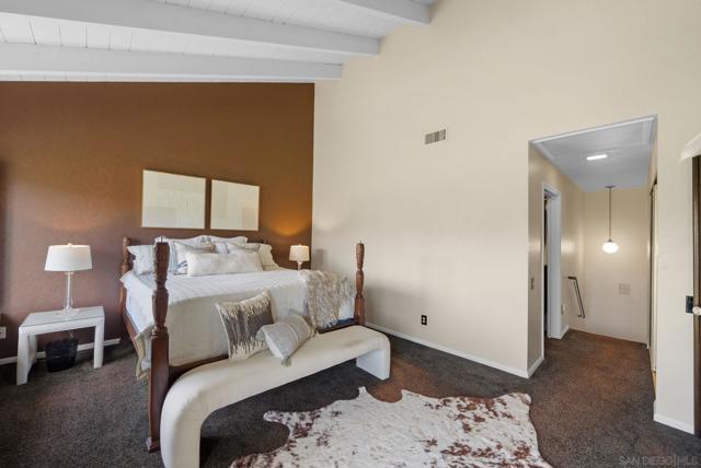 7508 Jerez Court, Carlsbad CA: https://media.crmls.org/mediaz/2cdbdda2-cb00-4fb9-99e8-3c8f2c66feef.jpg