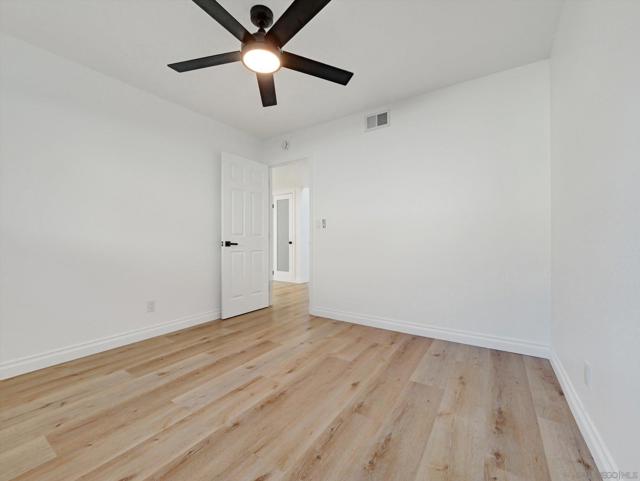 995 Bluecrest St, Corona CA: https://media.crmls.org/mediaz/2cdc5b01-2cbf-4d75-8661-81268f740bb0.jpg