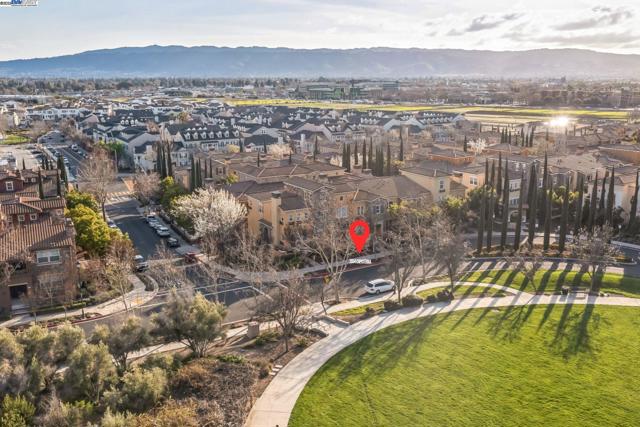 3554 Capoterra Way, Dublin CA: https://media.crmls.org/mediaz/2cdcc518-ab19-420b-bdd9-88367cc990bc.jpg