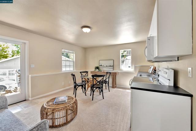 48 Sterling Way, Lafayette CA: https://media.crmls.org/mediaz/2cde03af-d4de-45b3-83c7-1e5e6c0b99ac.jpg