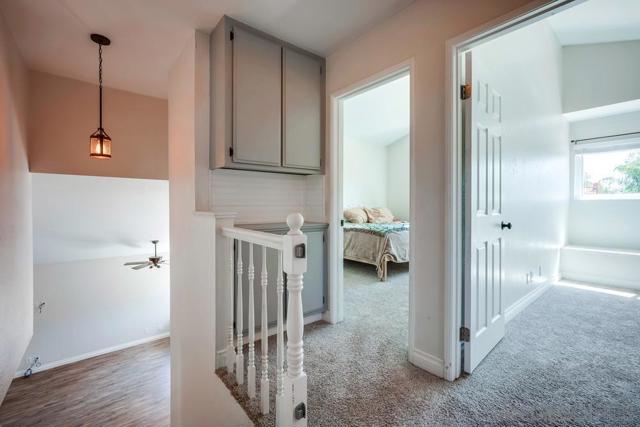 40037 Amberley Cir, Temecula CA: https://media.crmls.org/mediaz/2cde44f9-0846-410d-8602-82c9f155eda3.jpg