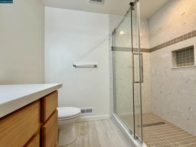 148 Lancaster Way, Vallejo CA: https://media.crmls.org/mediaz/2cde6f52-8131-4d85-869e-53761f880fa4.jpg