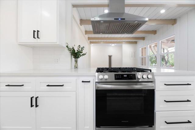 Detail Gallery Image 10 of 38 For 4042 Las Casas Ave, Claremont,  CA 91711 - 3 Beds | 2/1 Baths
