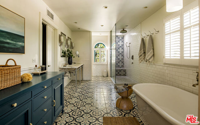 2250 N Berendo Street, Los Angeles CA: https://media.crmls.org/mediaz/2cdecb2f-0d98-489e-99b0-6b87372e83a3.jpg