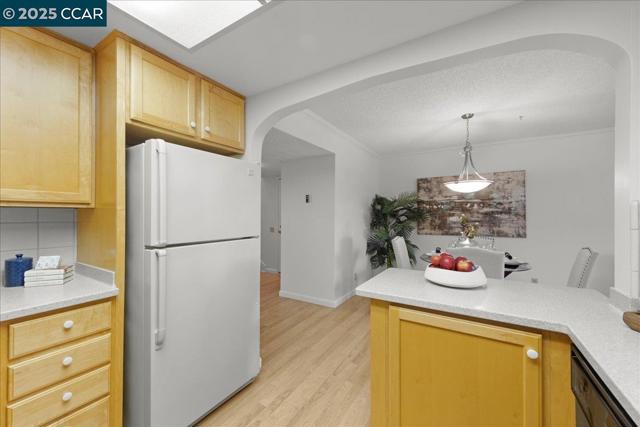 1256 Skycrest Dr, Walnut Creek CA: https://media.crmls.org/mediaz/2cdf2d90-7a6f-4c9b-b48d-cbbf07b0c457.jpg