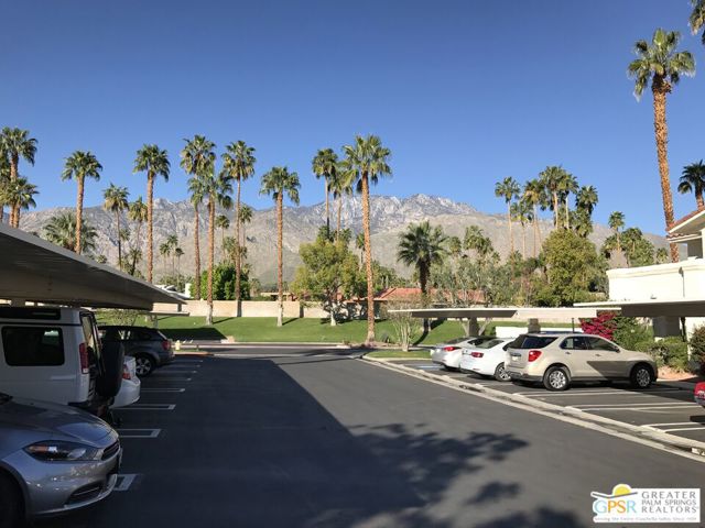 2701 E Mesquite Ave Unit EE165 Avenue, Palm Springs CA: https://media.crmls.org/mediaz/2cdfa81a-99f1-4e55-a673-3b3f8784a619.jpg